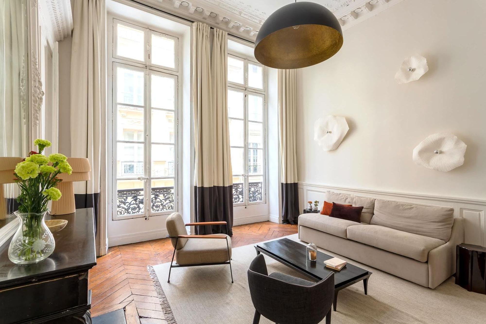 Habitat Parisien - Quatre Septembre Choiseul Opera Apartment
